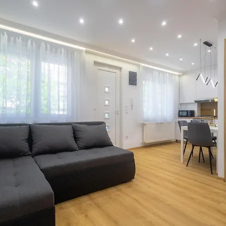 Lägenhet Abraapartman3